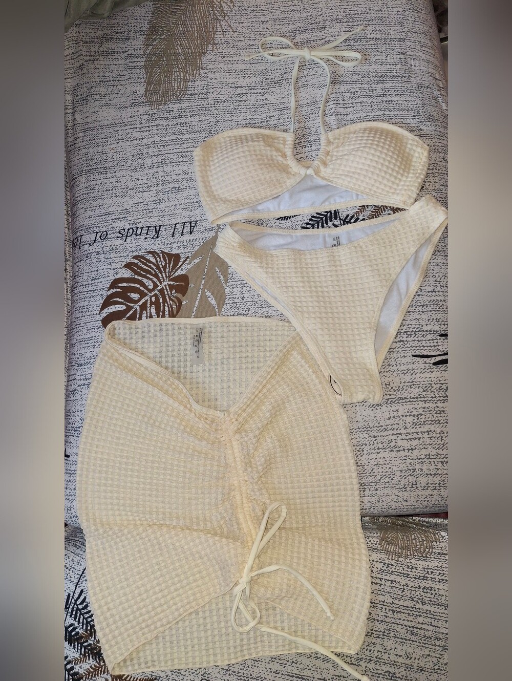 Women's 3 Piece Cream Textured Bikini Set Cover Up Size M NWOT Beach Swim